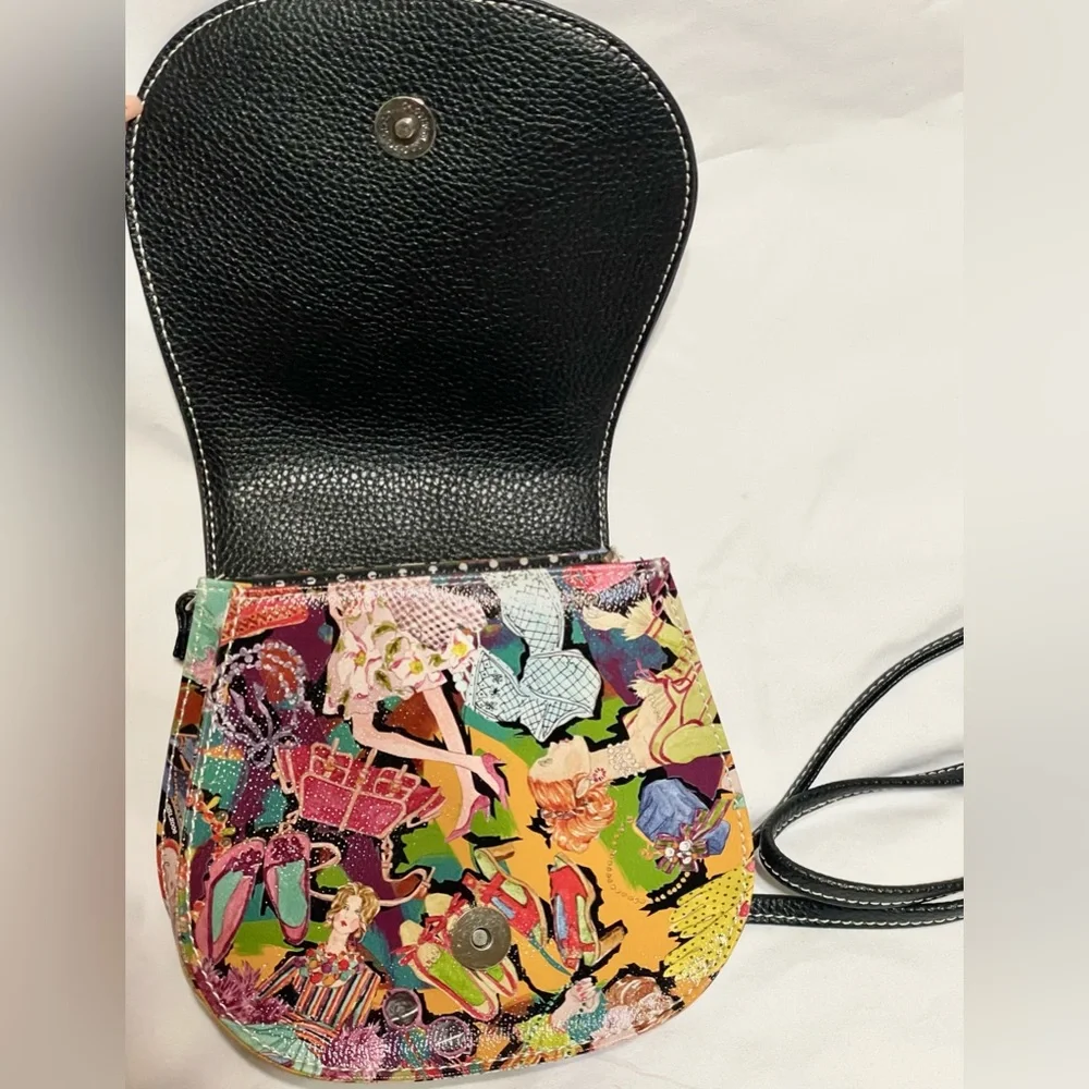 Sydney Love Unique Printed Design Faux Pebbled  Leather Small Crossbody - Picture 3 of 12